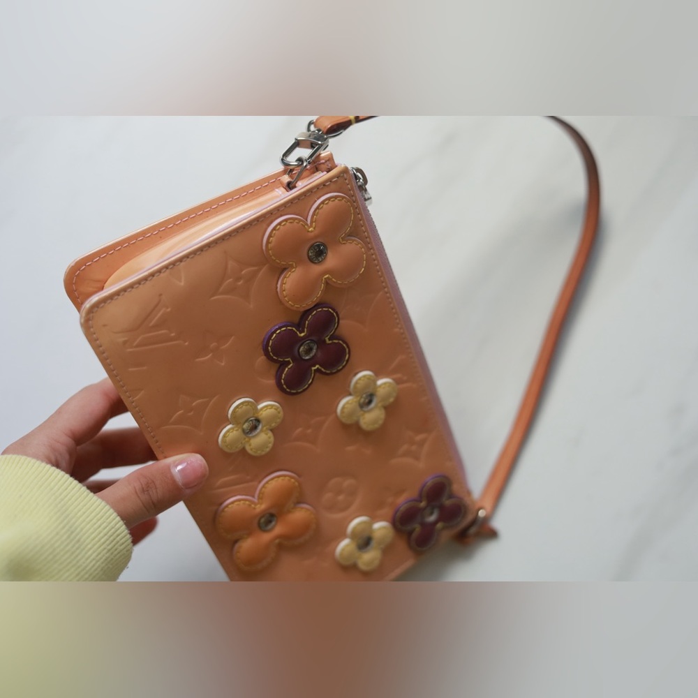 Vintage 1998 Monogram Vernis Fleur Louis Vuitton